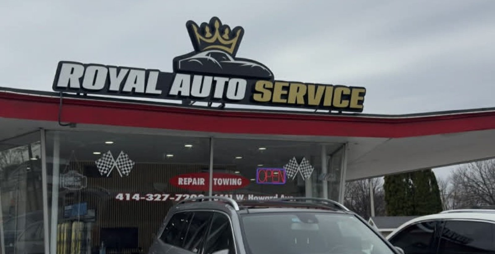 Royal Auto Service shop sign